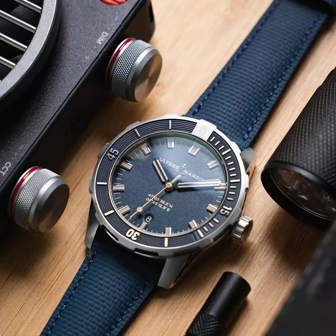 New Design Sailcloth Signature - Cartier Watch Santos recension och pris