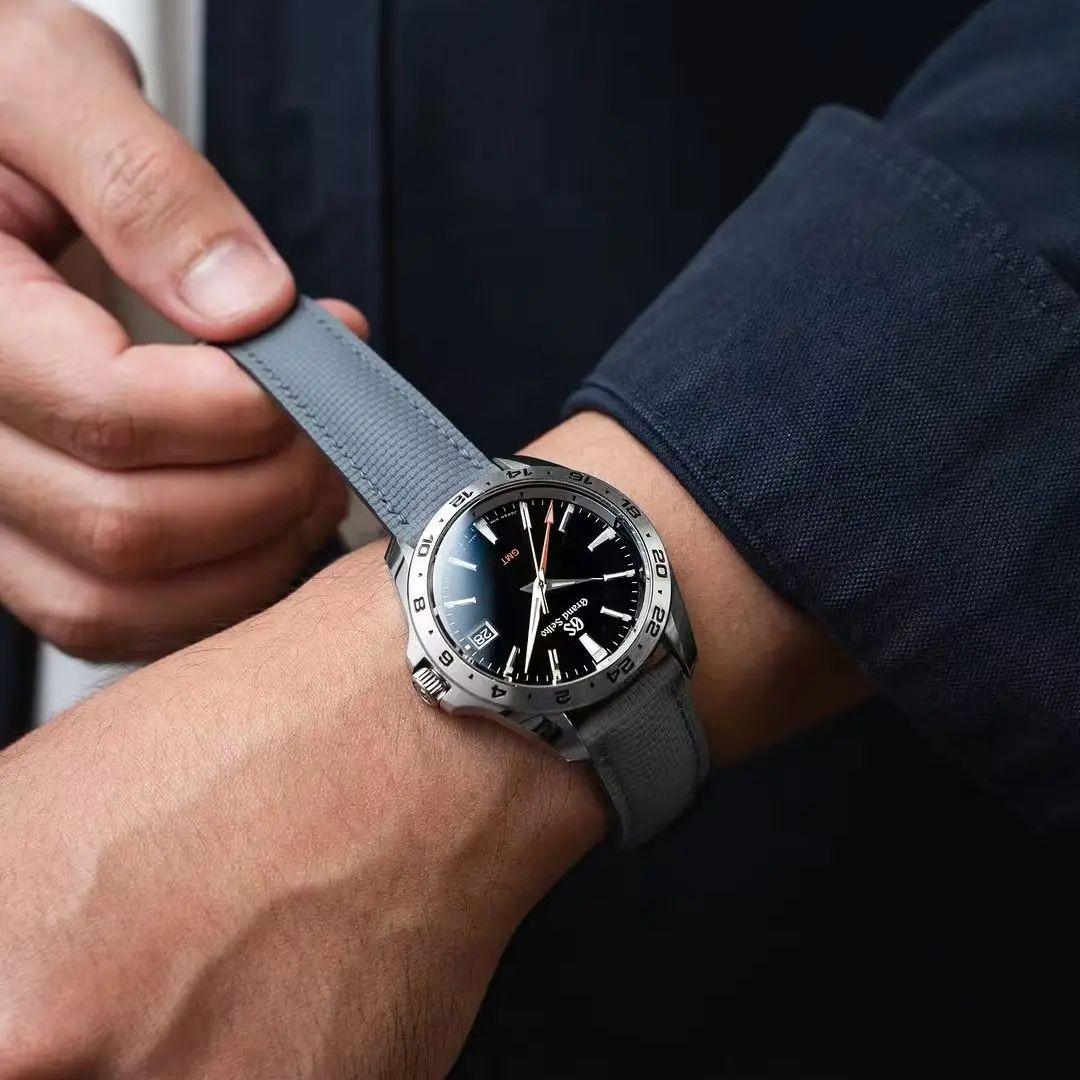 New Design Sailcloth Signature - Cartier Watch Santos recension och pris