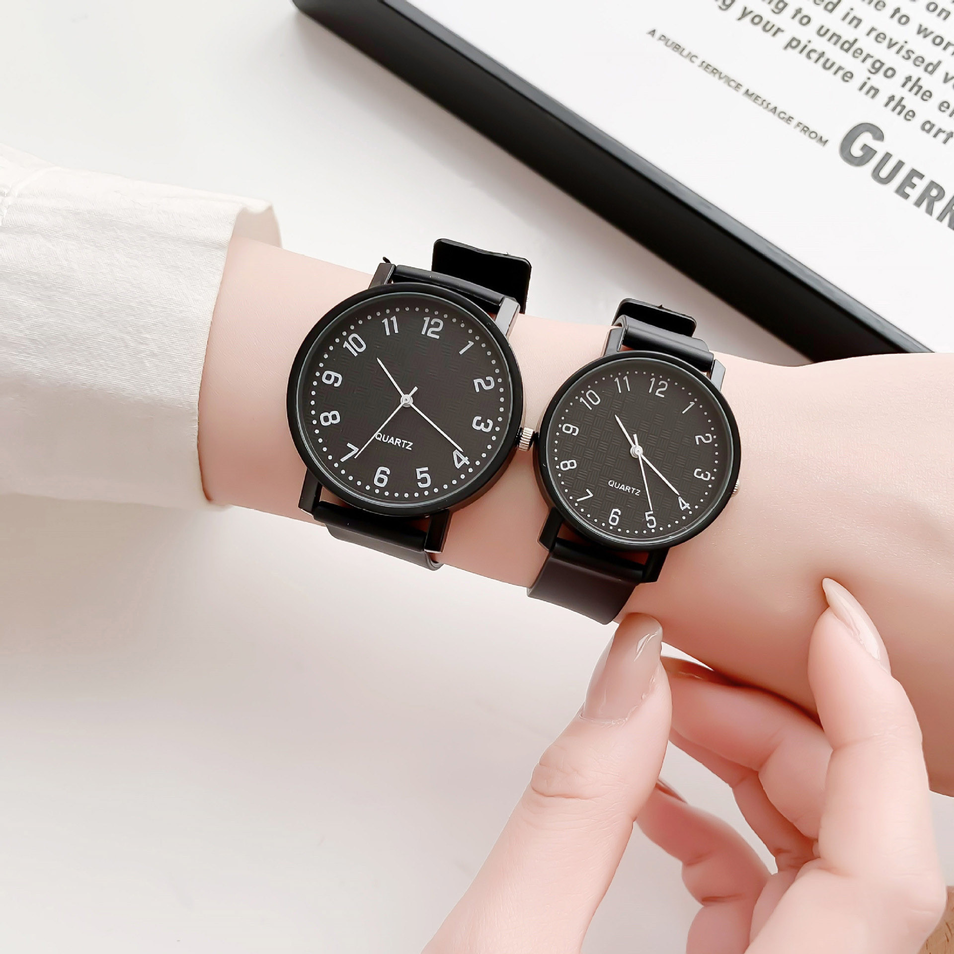 Simple Black Watch Quartz Watc - Luxury Watch Black recension och pris