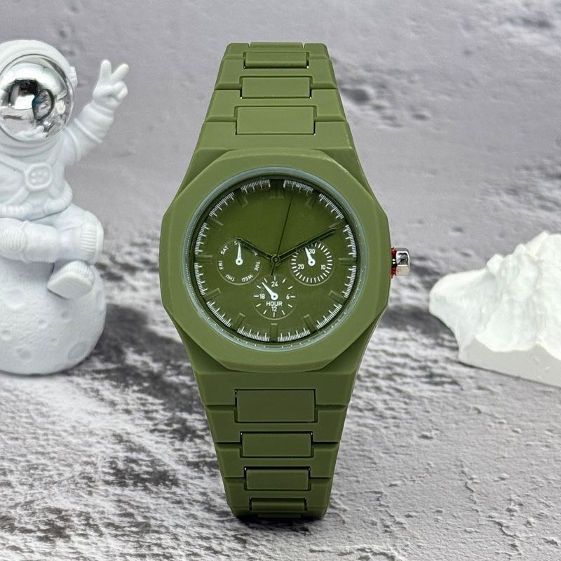 Famous Brand Fake Three-Eyed D - Luxury Watch Life recension och pris